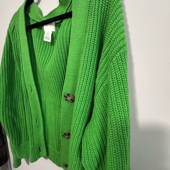 Green Women's Sweater - Picture 4 of 4